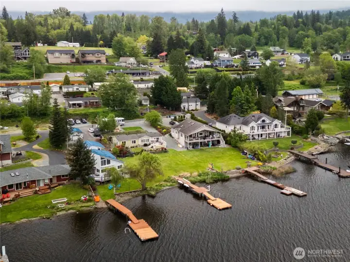 Neighborhood view. About 1 minute drive up to the Big Lake Grill for those days you just don't want to cook!