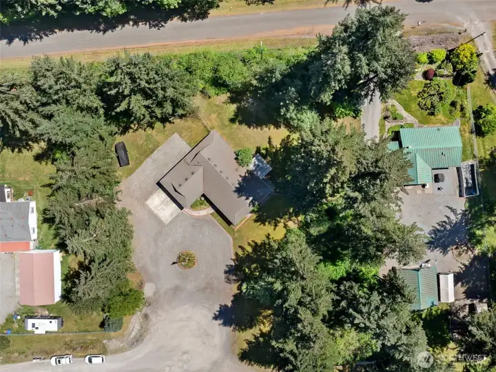 Make this your new home. Feels like country, yet still close enough to all conveniences.
