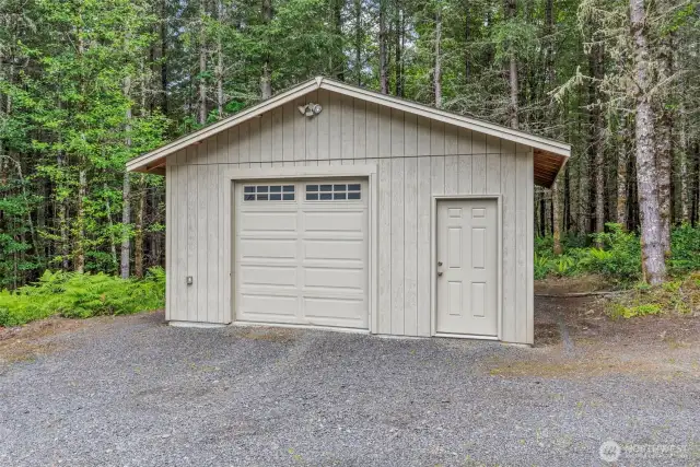 20x30 Shop | Insulated | 220 amp | Cement Floors