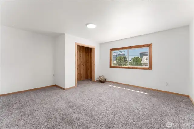 Upstairs bedroom 2