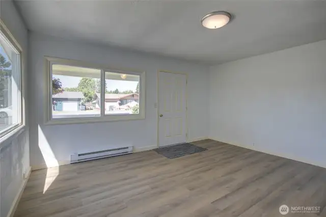 Living room, cont