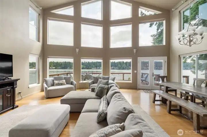 Wall of windows designed to take advantage of the views!