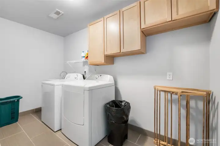 Plenty of space to get your laundry done here.
