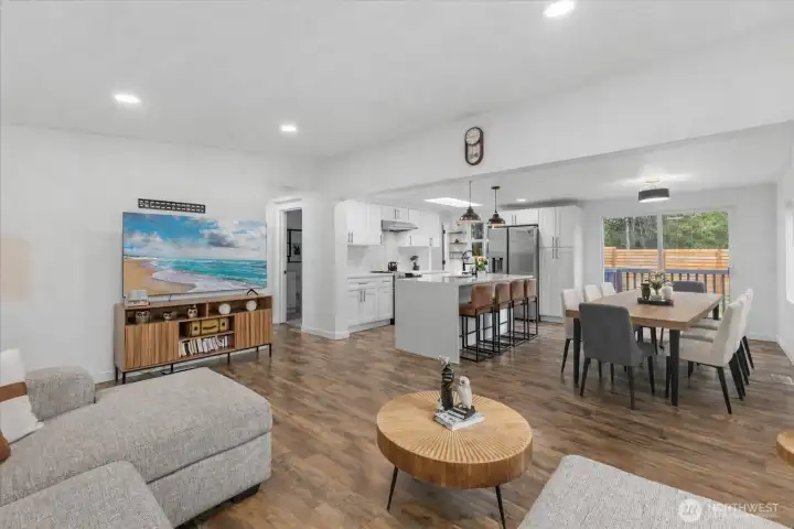 Virtually staged dining table