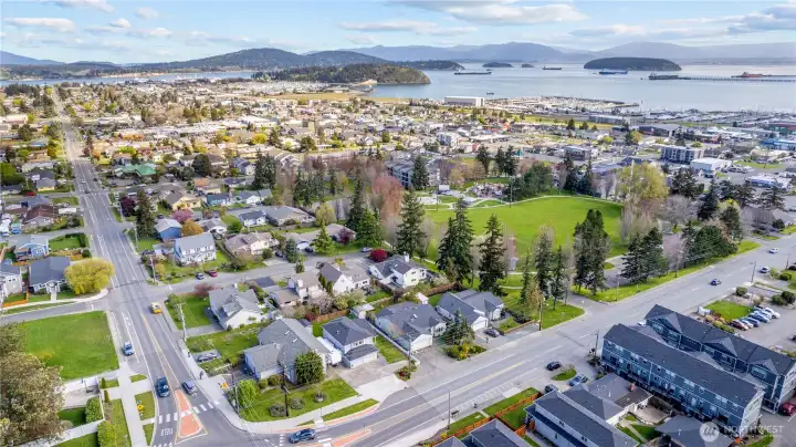 Sweeping views of this established neighborhood and beyond.