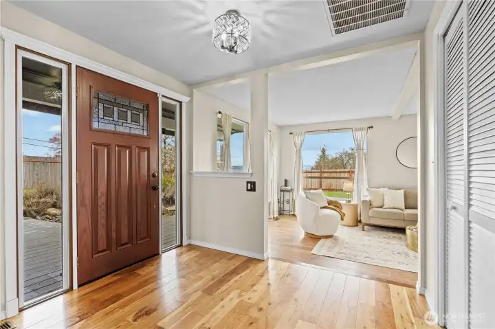 Entry into gorgeous hardwood floors