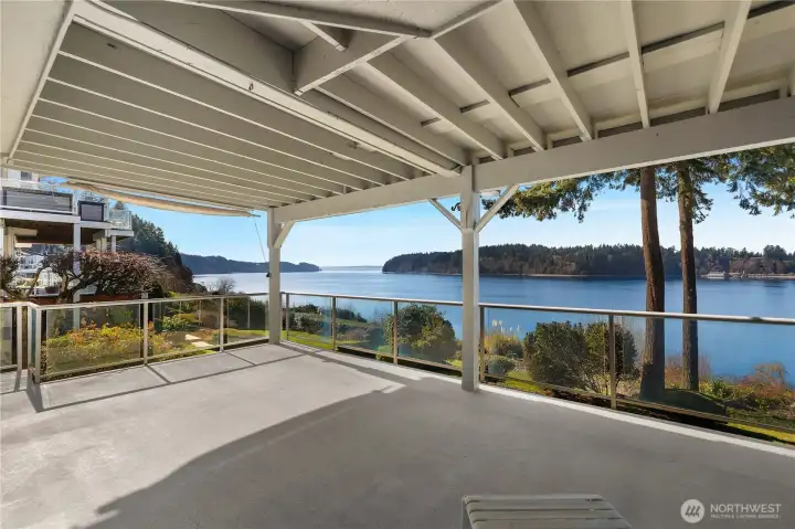 Lower FR Deck - Exceptional outdoor space designed for entertaining and soaking in the scenery.