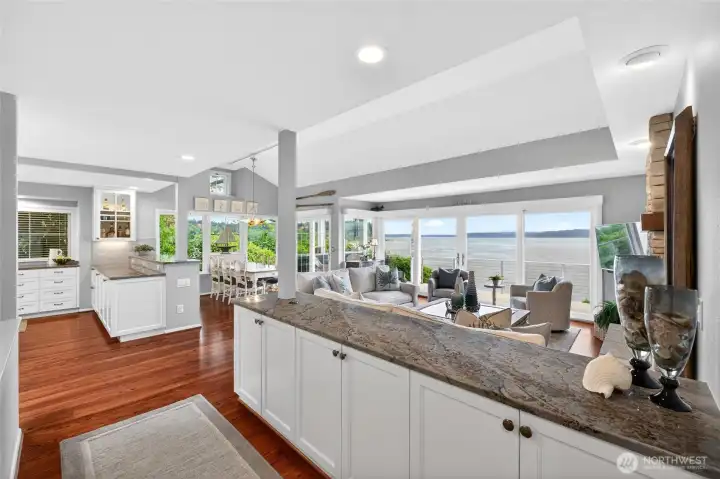 with spectacular views and the sounds of the shoreline in the air?