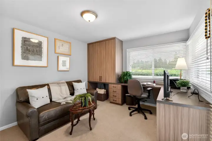 but could easily be returned to a bedroom configuration.