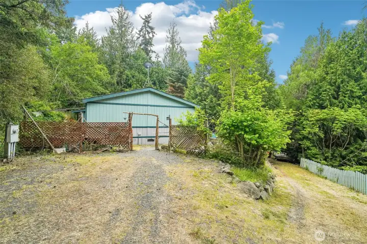 Driveway parking area