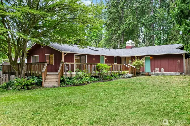 With a flat backyard and easy, single-level living, you'll find everyday convenience inside and out. With a flat backyard and easy, single-level living, you'll find everyday convenience inside and out.