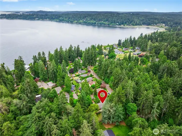 So close to sweeping Seattle and Sound views from Manitou Beach and shopping and dining in Rolling Bay. So close to sweeping Seattle and Sound views from Manitou Beach and shopping and dining in Rolling Bay.
