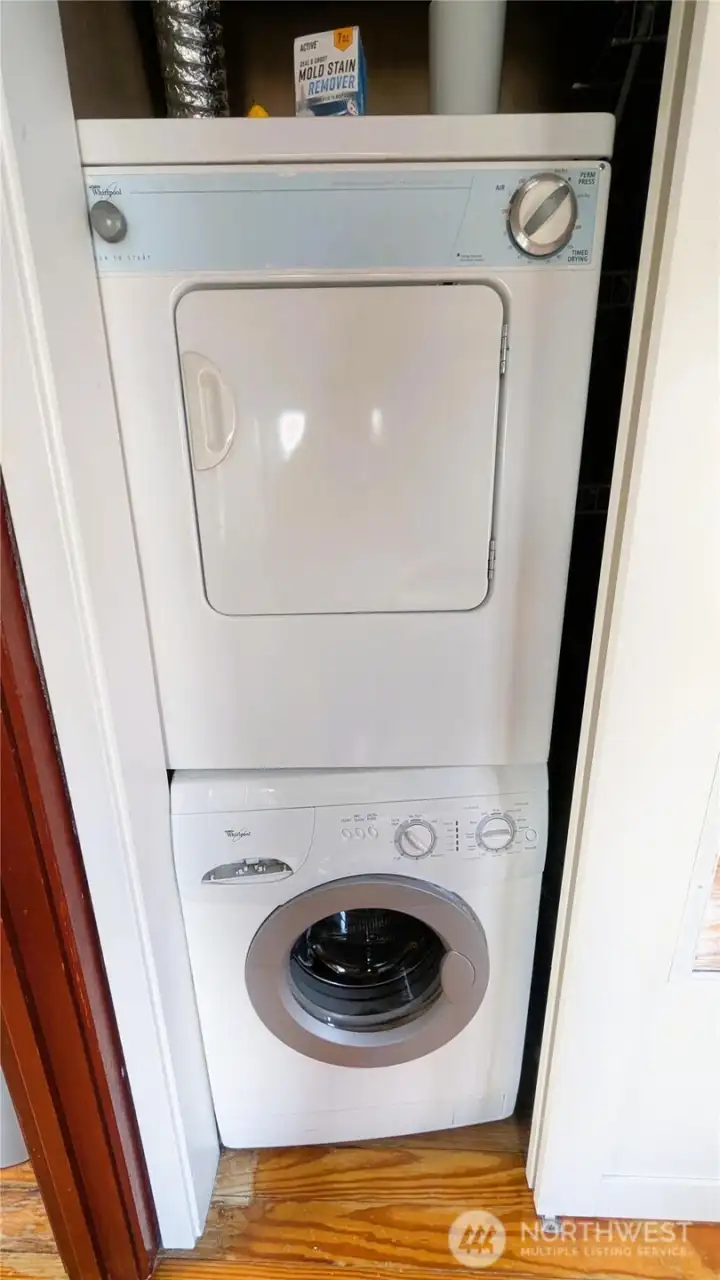 Full-sized front-load washer and dryer Full-sized front-load washer and dryer