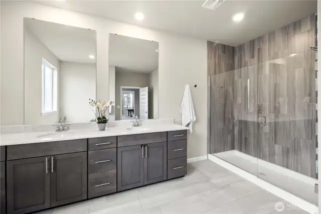 Expansive Shower