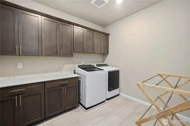 Utility Room with W&D to Convey