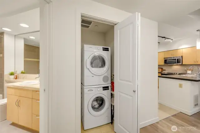 A Bosch hi-efficiency w/d is included.