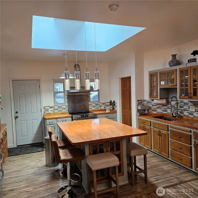 Kitchen Picture #2