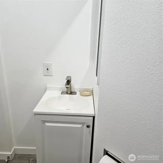 1/2 Bathroom Picture #2