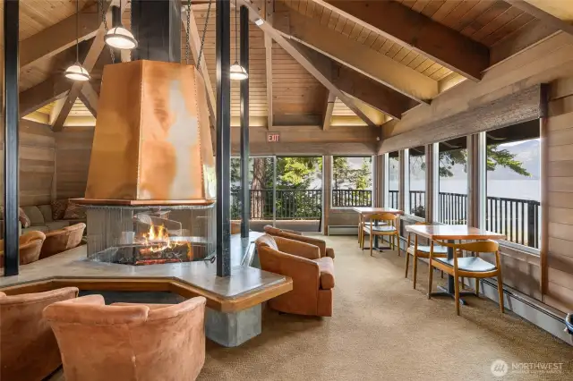 Pinloch Sun Clubhouse