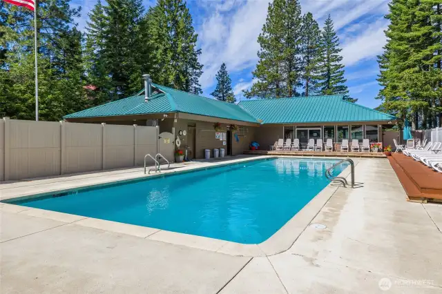 Pineloch Club Pool