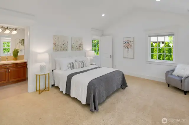 Large En-suite with sitting area and private full bath.