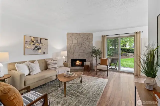 Large living room w/ fireplace