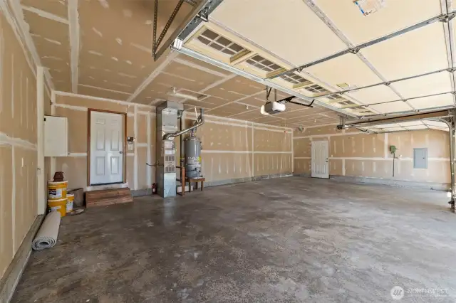 large 3 car garage for all your toys!!