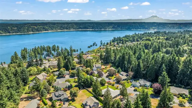 Pt Richmond Ridge is a wonderful community with water and trail access close by yet just 10 minutes to the Harbor!
