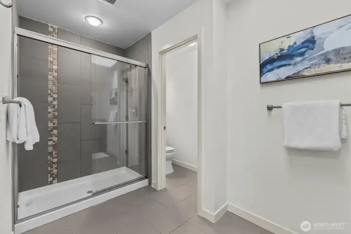 Master/primary bath