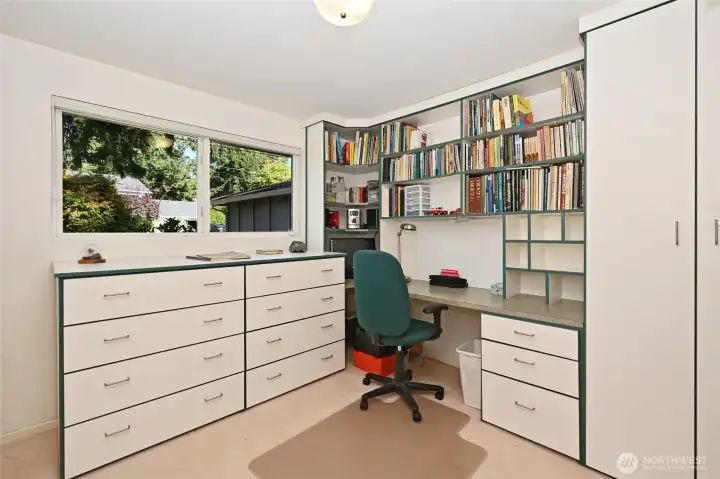 Bedroom/Office