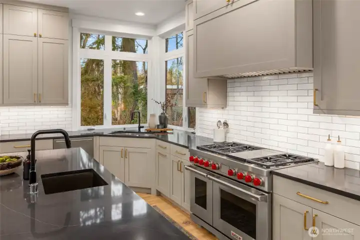 Wolf range also highlighted by convenient and luxurious double oven