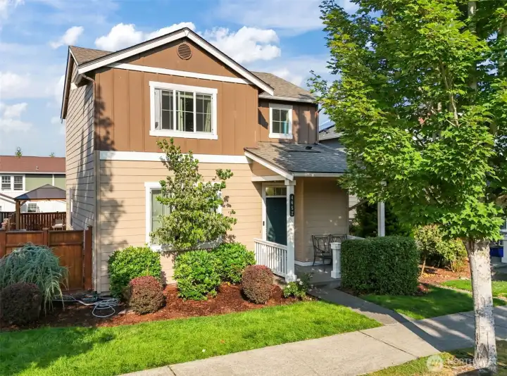 FRONT MAIN PERSPECTIVE SHOT