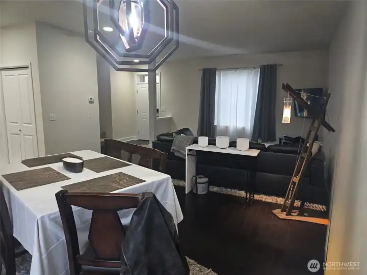 DINING ROOM FUNRITURE LAYOUT OPTION 2