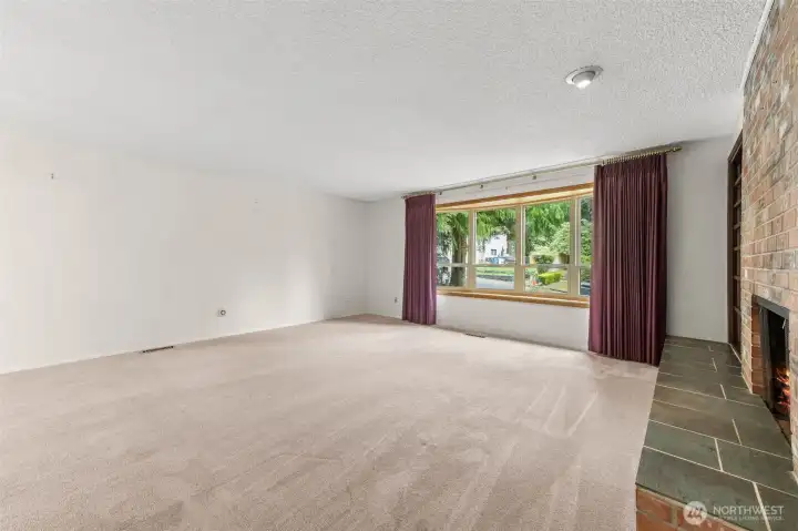 Living Room - vacant