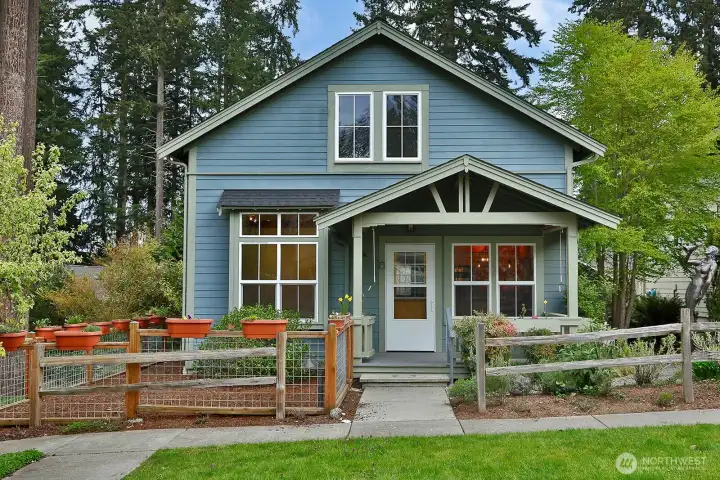 The back door leads directly into the kitchen/dining area...this is the perfect spot for dining al fresco!