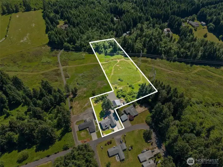 Approximate property lines. Buyer to verify. Approximate property lines. Buyer to verify.