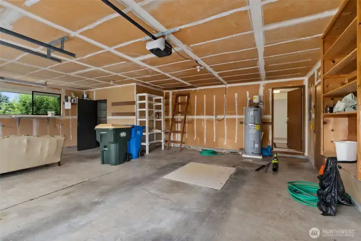 Garage with workspace Garage with workspace