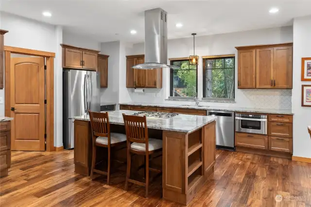 Kitchen Island with eating space. Walk-in Pantry.