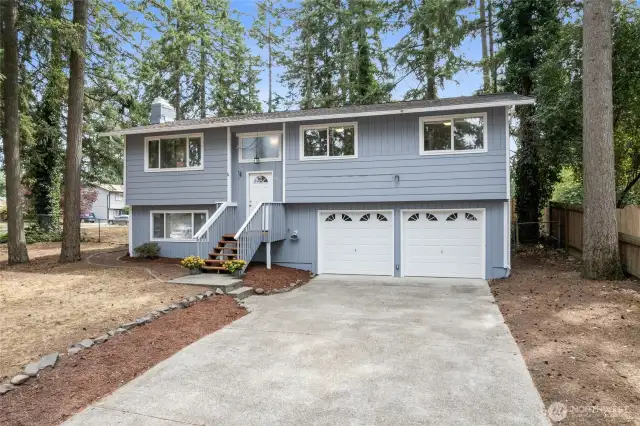Take a peek at this turn key/move in ready remodeled home featuring attractive finishes throughout plus a NEW ROOF & fresh exterior paint!