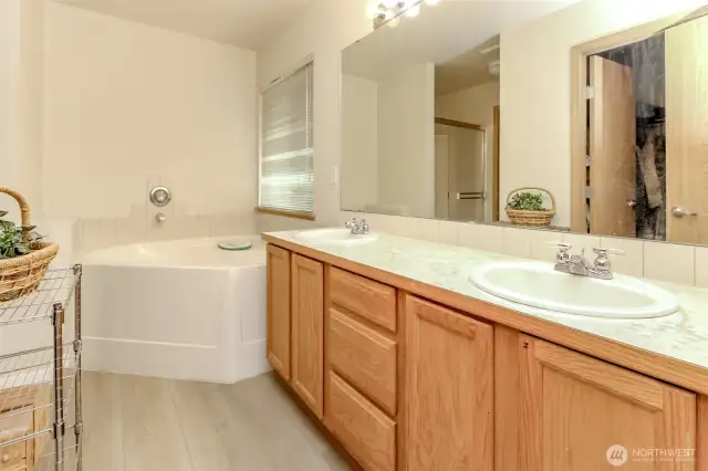 Primary bath with soaking tub, double sinks and walk in shower