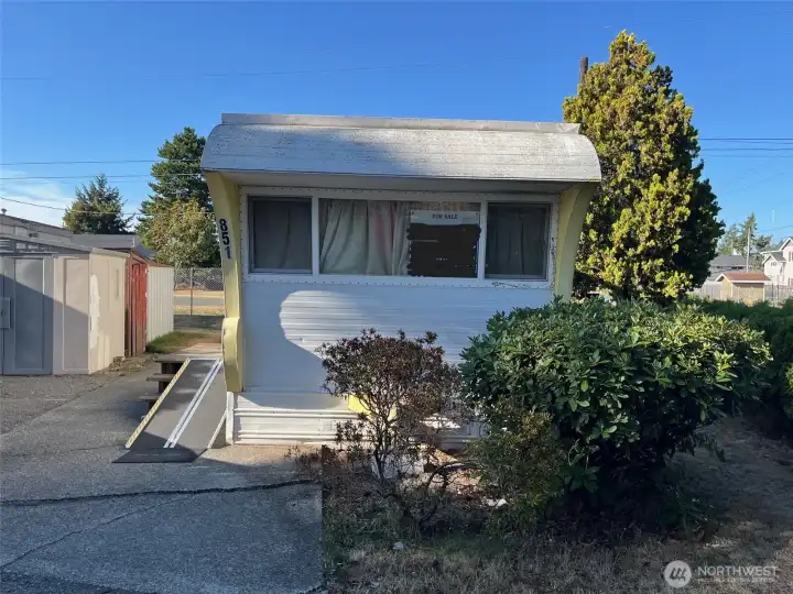 Mature landscaping