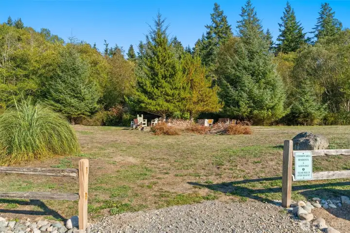 The neighborhood offers community open space and close proximity to beaches, boat launches, Camaloch golf course & State parks.
