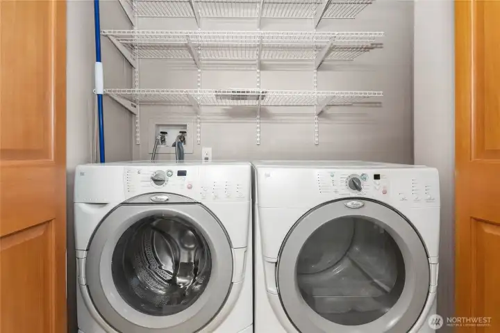 Laudry closet in bathroom