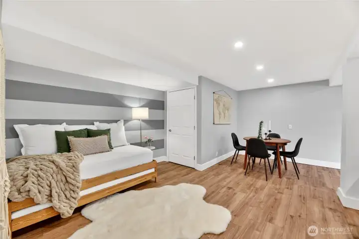 All the right lounge spaces.