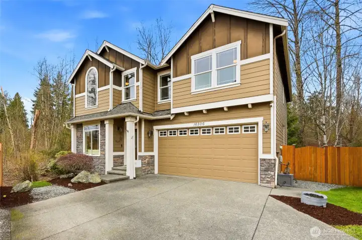 2,683 sq ft Bothell home on a cul-de-sac backing to greenbelt