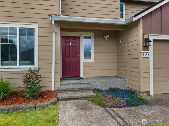 Covered entryway | Security camera / floodlight Covered entryway | Security camera / floodlight