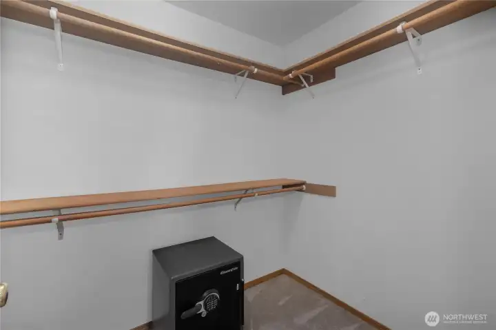 Walk in closet Walk in closet