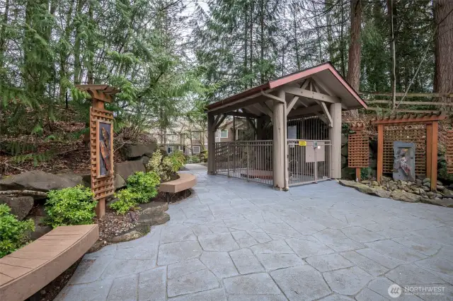 Hot tub and courtyard