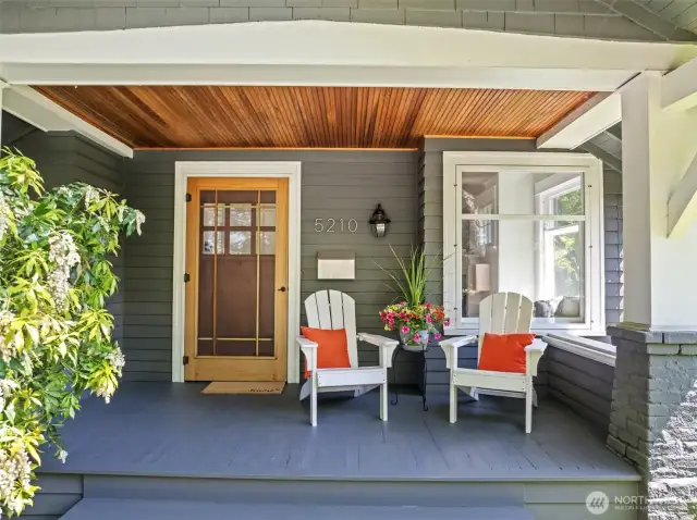 Rustic touches from the Western Red Cedar ceiling
