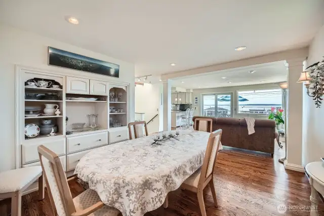 The dining room towards the view.